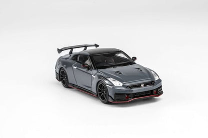 MOTORHELIX 2024 Nissan GT-R R35 NISMO Diecast Model Car 1:64